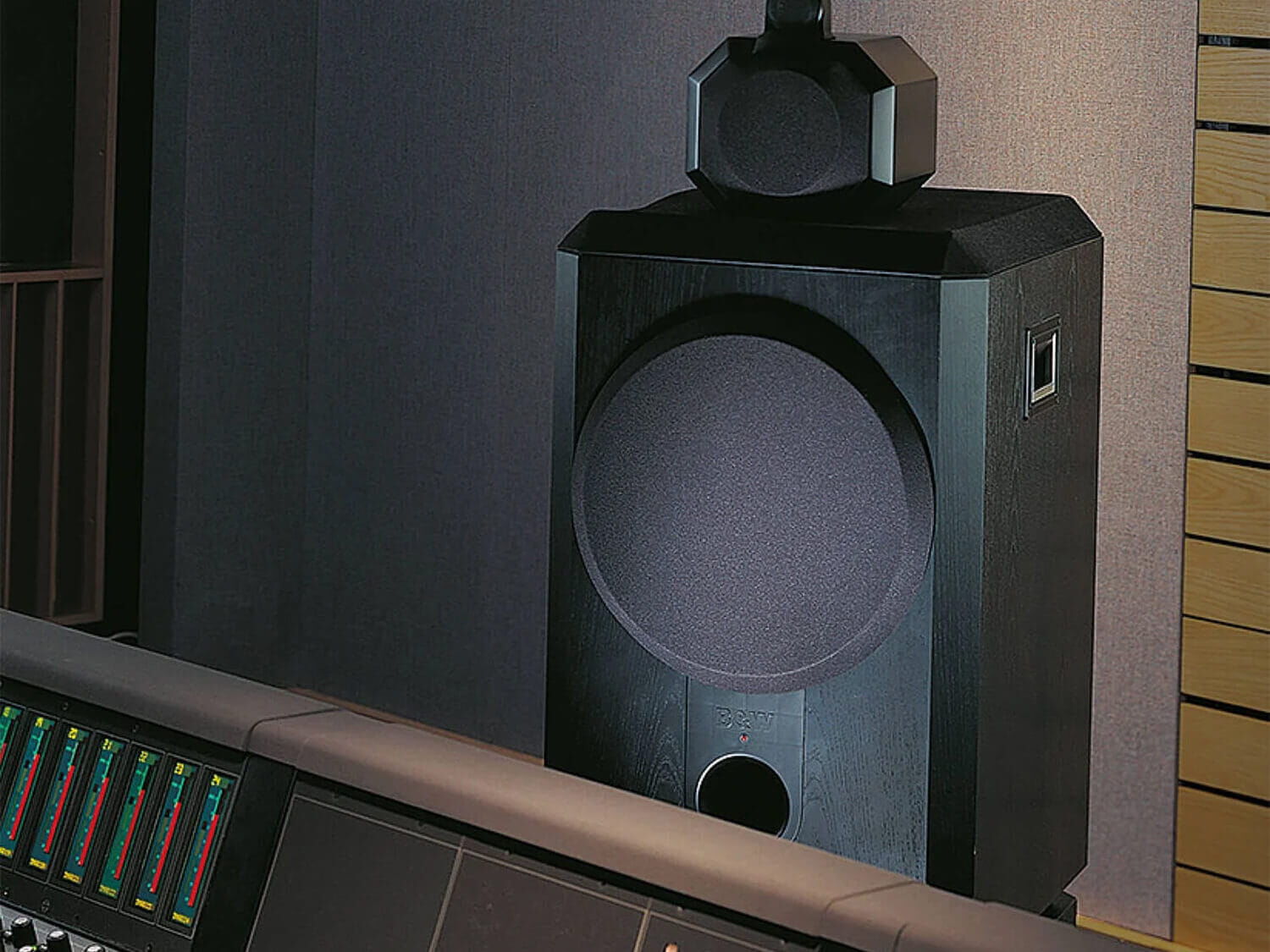 Bowers & Wilkins